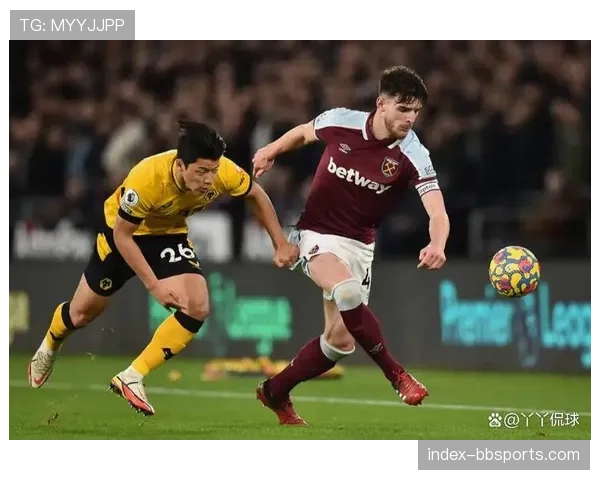 西汉姆联保级关键战:万-比萨卡复出对右路防守硬度提升 西汉姆联保级关键战:万-比萨卡复出对右路防守硬度提升